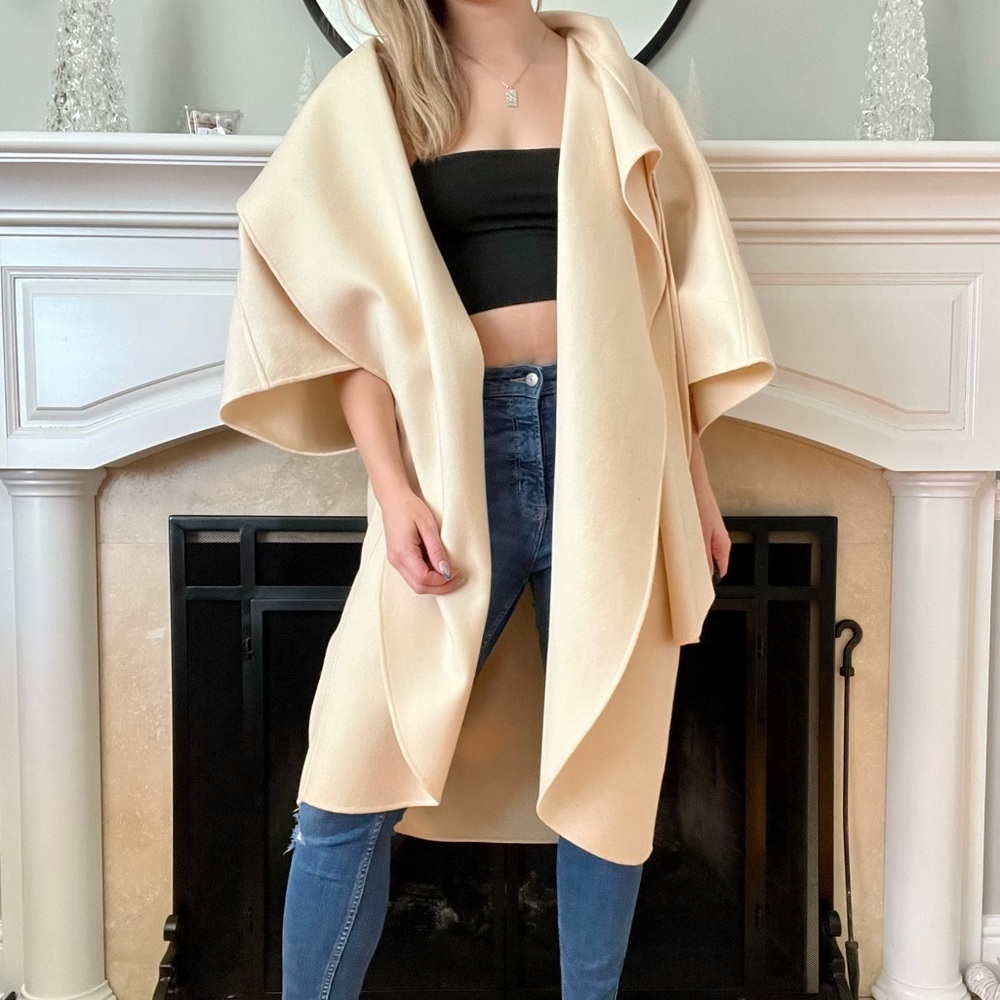 Salvatore Ferragamo Vintage 1980s Magnin 100% Wool Ivory Cream Wrap Cape Coat